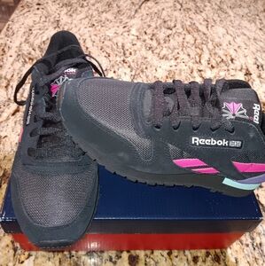Reebok Women's Black and Pink Sneakers